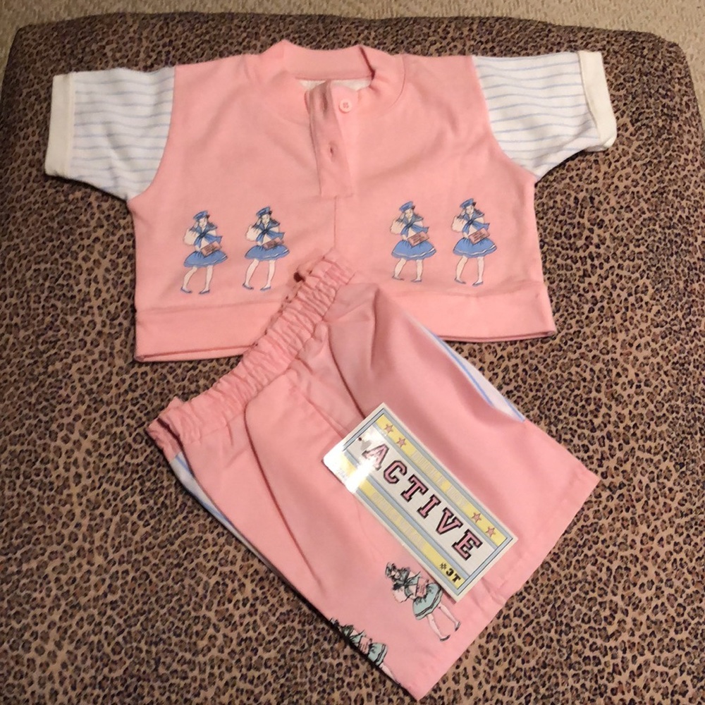 Bugle Boy toddler girl pink short set
